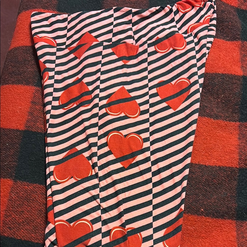 Striped leggings with Red Heart Pattern TC